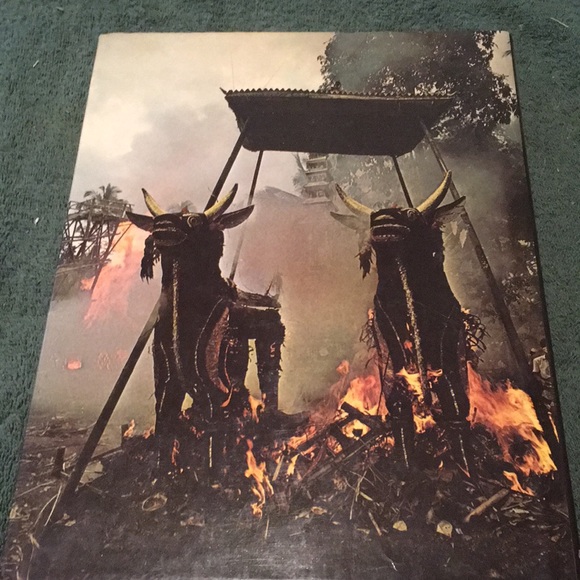 Vintage 1974 “Encyclopedia of Magic & Superstition” Hardcover - Picture 2 of 8